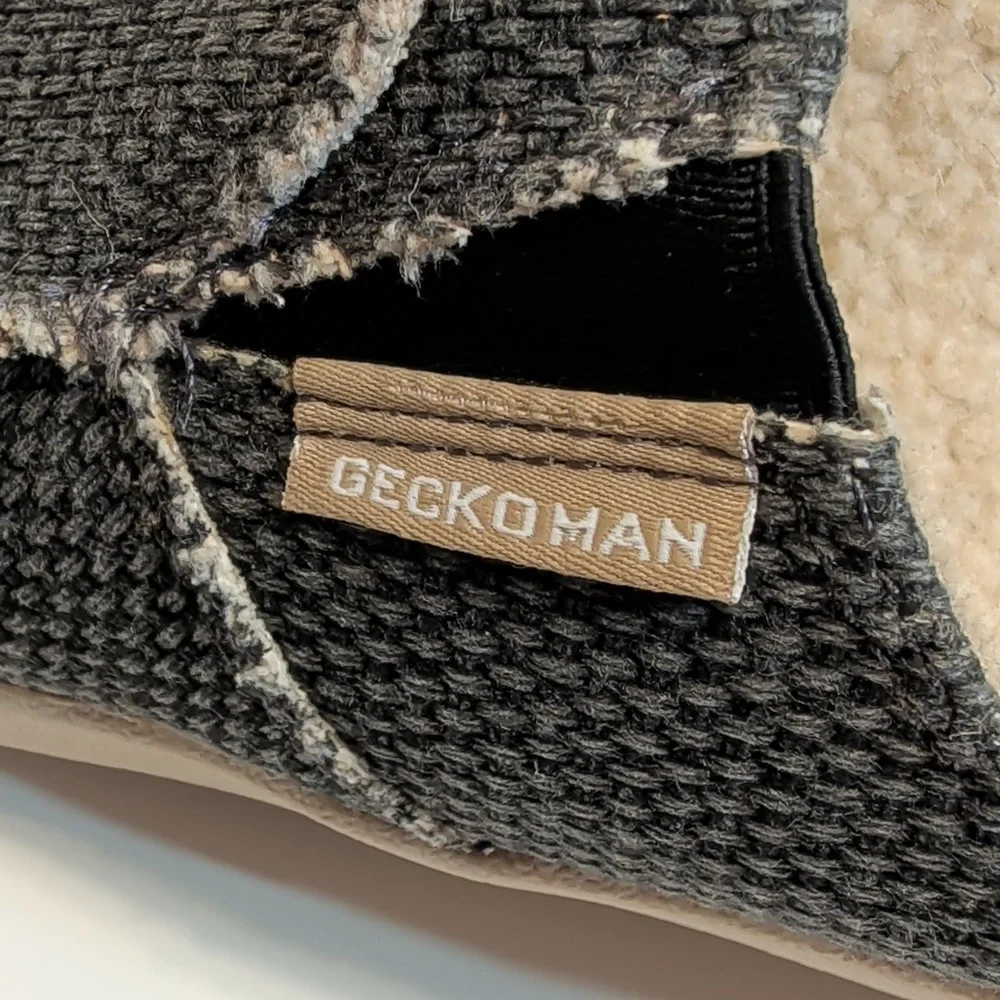 Gecko Man Slip-On Canvas Slippers Size 8